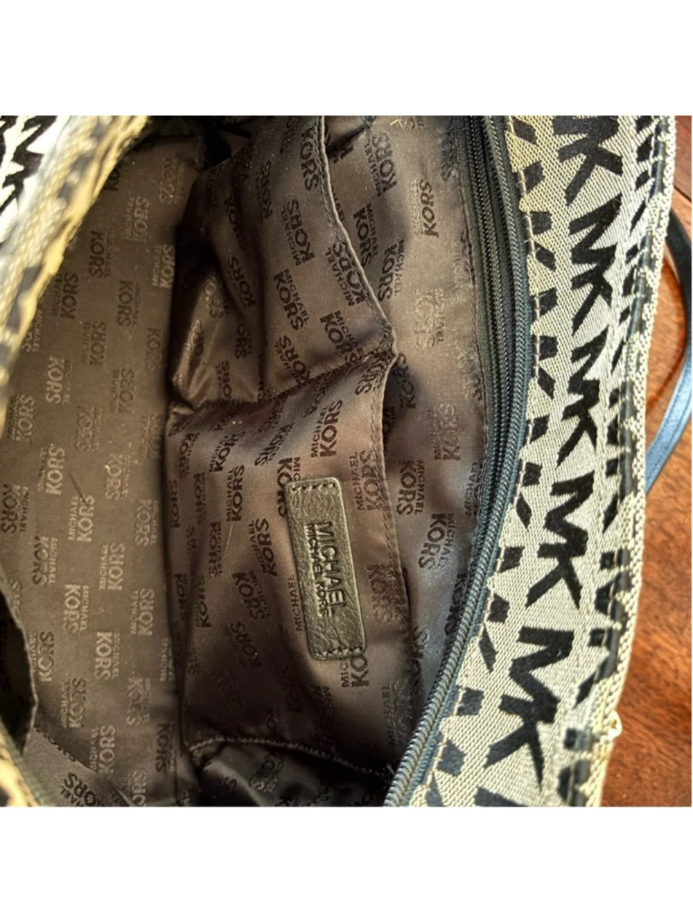 MICHAEL MICHAEL KORS MEDIUM JET SET CHAIN TOTE IN LIKE NEW CONDITION
